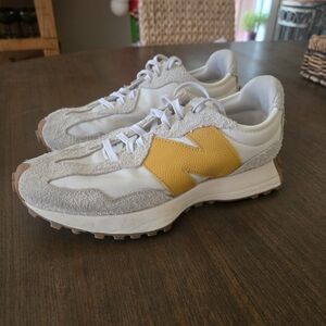 New Balance 327 White and Yellow Sneakers Size 8.5